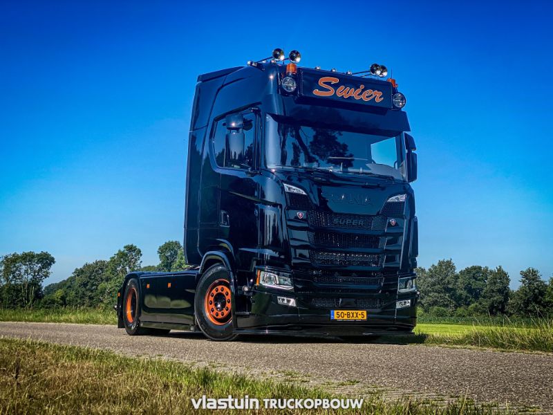 1_TRUCKS-478