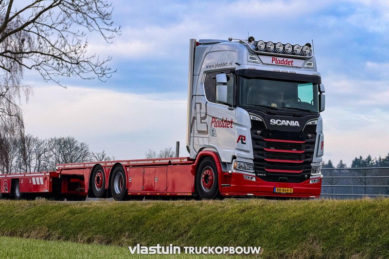 1_TRUCKS-528