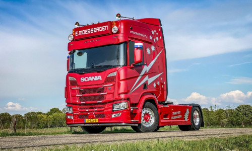 1_TRUCKS-510