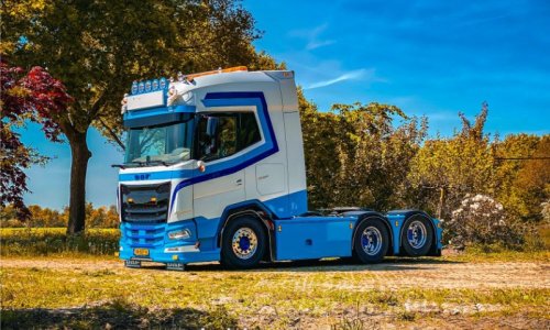 1_TRUCKS-512