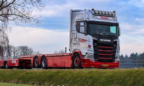 1_TRUCKS-528