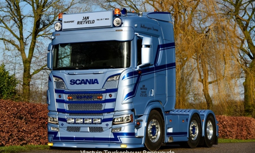 TRUCKS-240